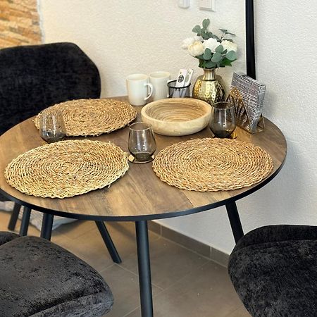 FDH Blossom Apartment Garden View - Klimatisiert מראה חיצוני תמונה